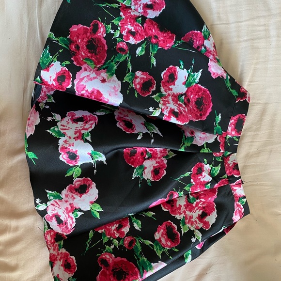 Two piece skirt and cropped tank - Picture 4 of 9